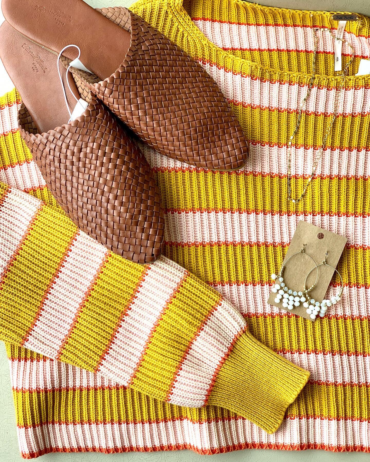 It&rsquo;s finally starting to feel like spring! We&rsquo;re ready for sunshine + bright colors ☀️

✨Cropped Free People Sweater, Small, $14.99
✨Woven flats, Size 12, $7
✨Beaded Earrings, $2.49
✨Gold Necklace, $2.49