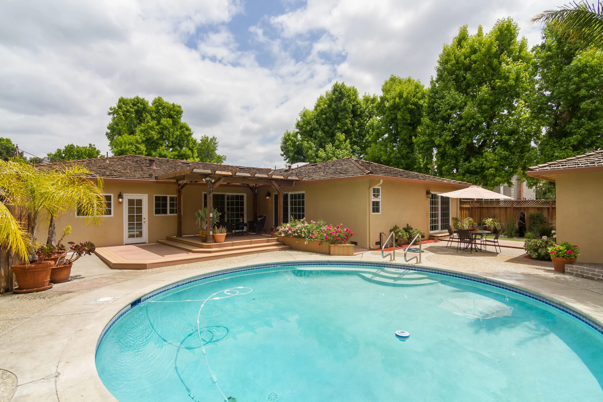 1833 Grace Ave-46.jpg