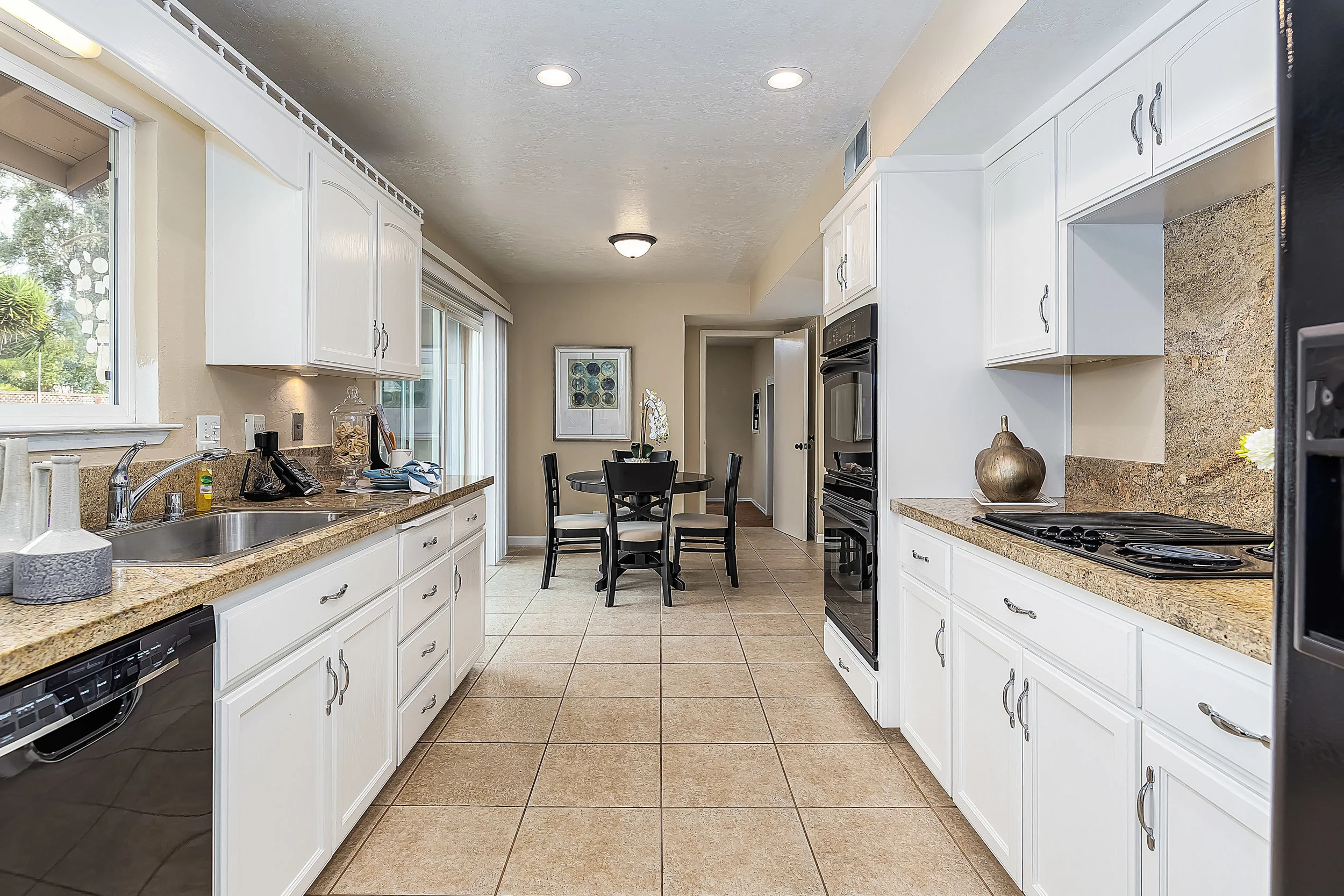 251-Breakfast Nook, Kitchen.jpg