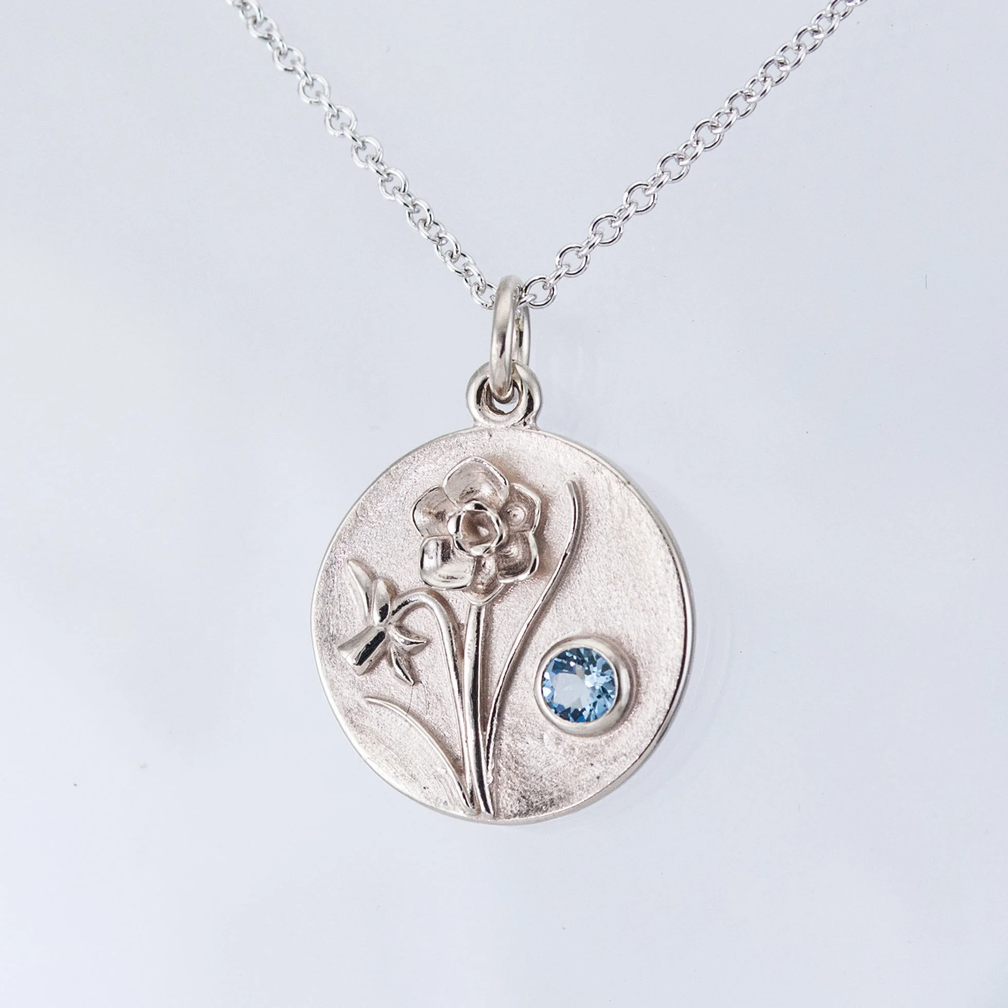BirthflowerCharm_DaffodilAQ_14w_final_crop.jpg