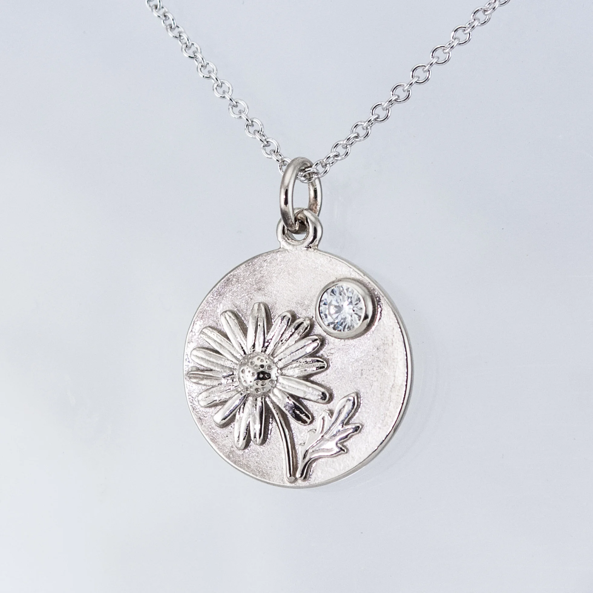 BirthflowerCharm_DaisyD_14w_final_crop.jpg