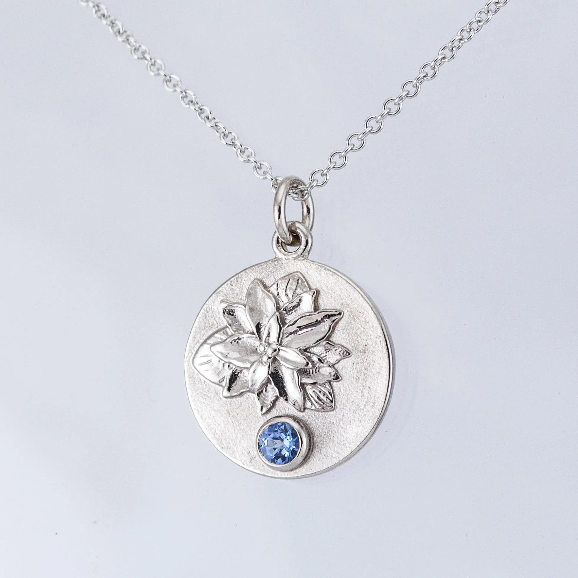 BirthflowerCharm_PoinsettiaTZ_14w_final_crop.jpg