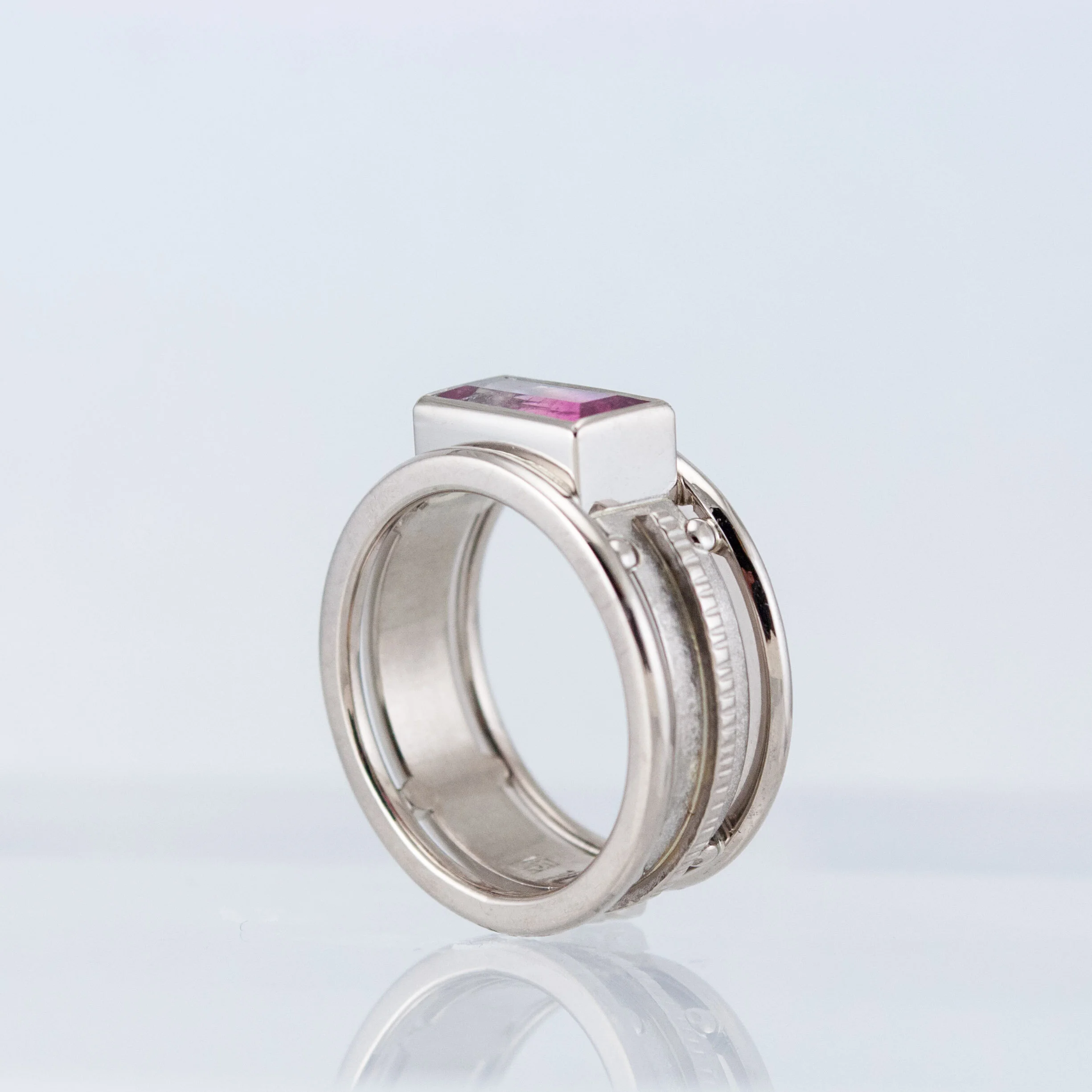MemoryRing_TObi_18w_side_crop.jpg