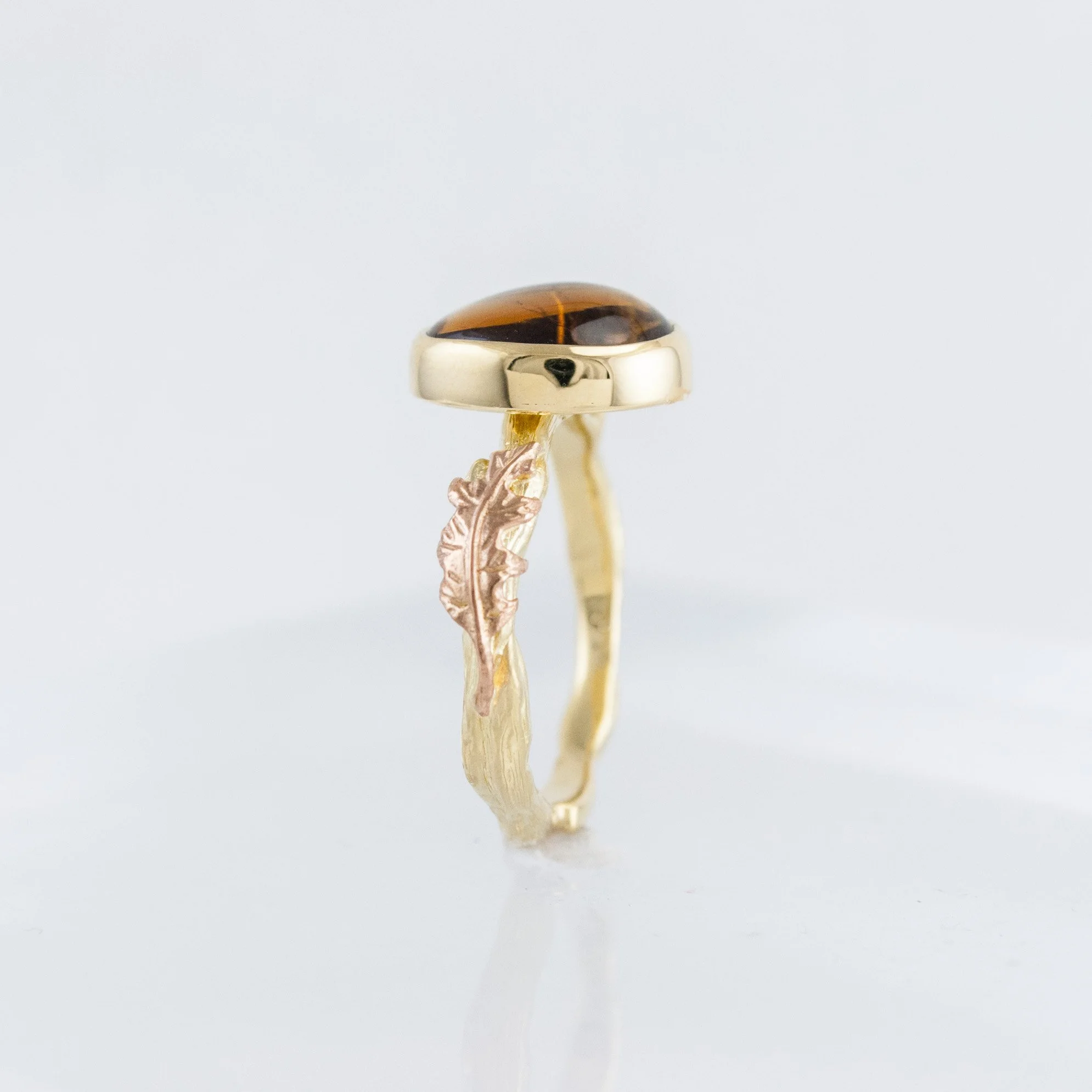 CabStackingRing_ovTOyl_oakleaf18yr_side.jpg