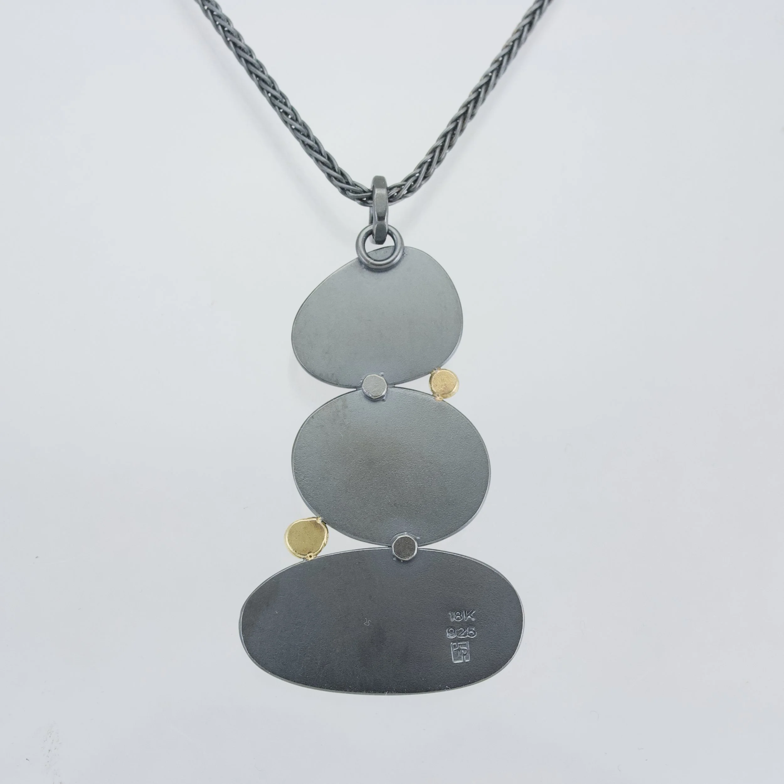 CairnPendant_3rcTOpkor_ssox18y_back.jpg
