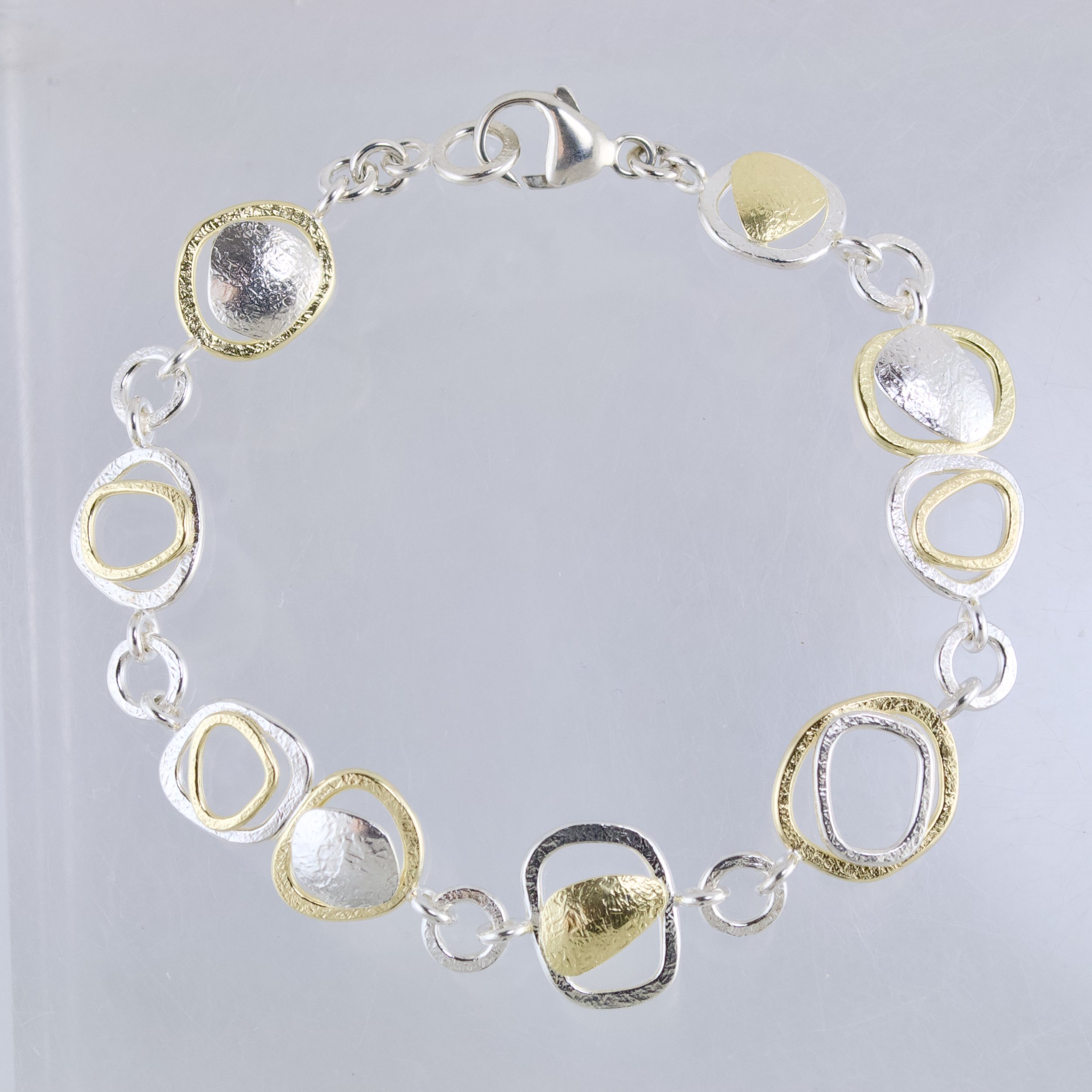 GEOTileLinkBracelet_ss18y_2026.jpg
