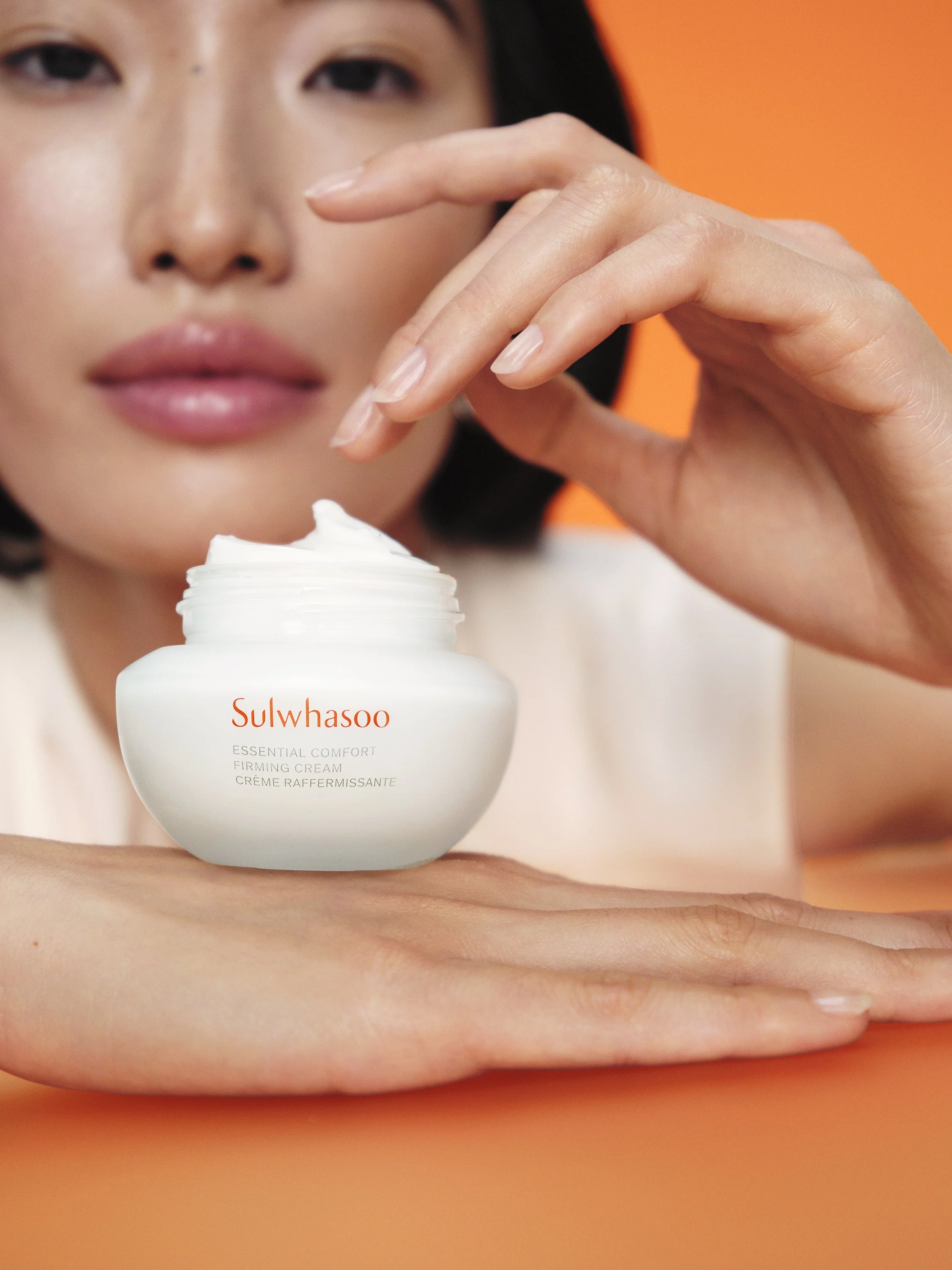 Shot34_EssentialCream_Nuri_1325_v2.jpg