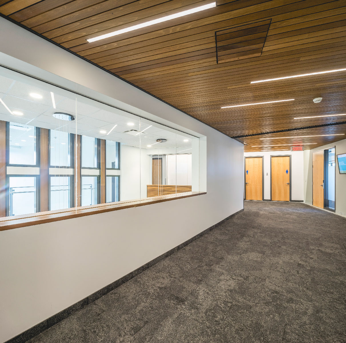  Bureaux STL /  GCBD Architectes  © Raphaël Thibodeau 