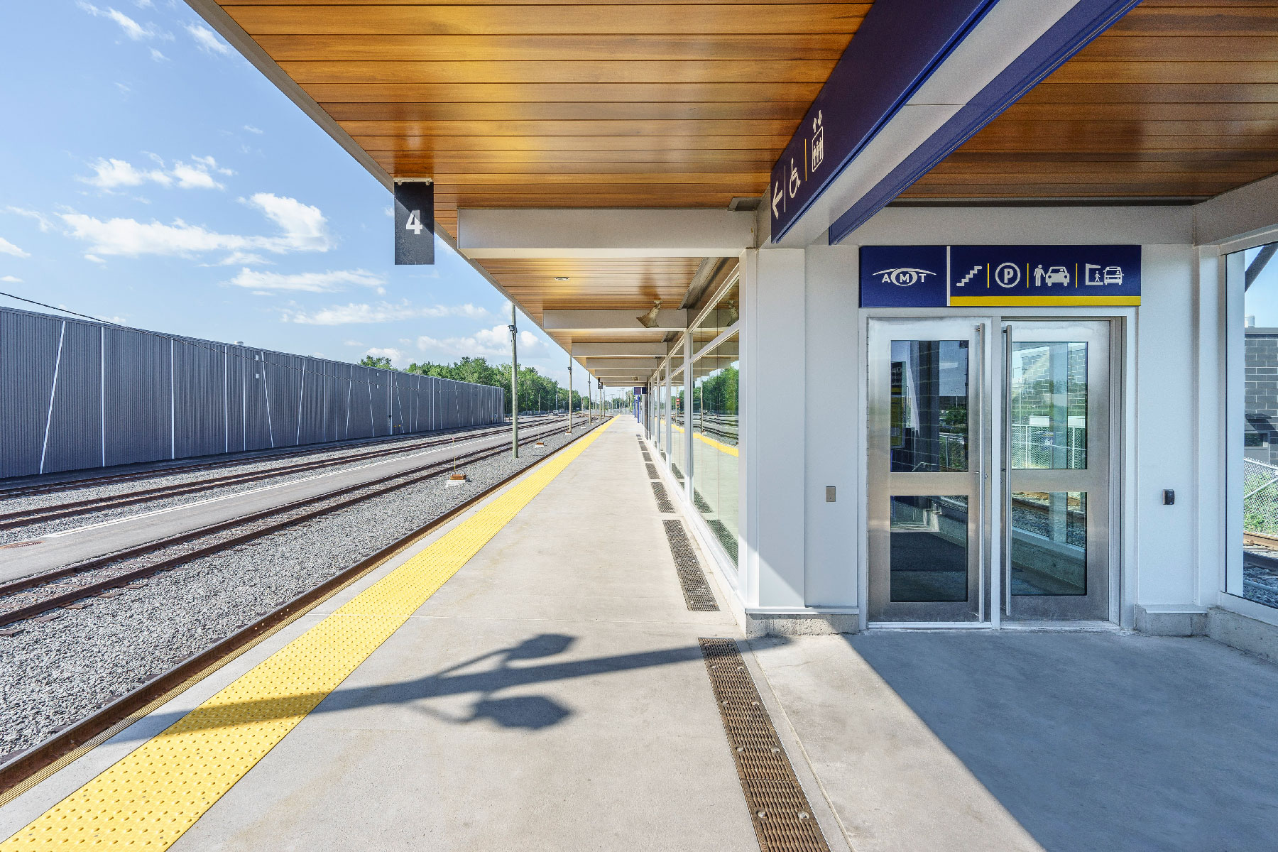  Gares du train de l'est - AMT /  GCBD Architectes  