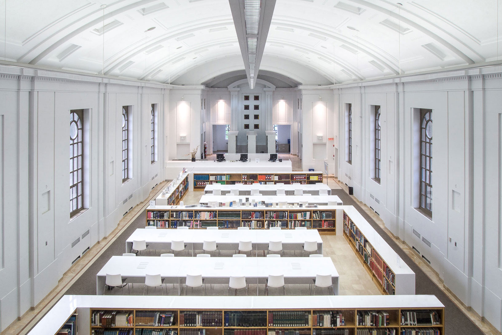  Bibliothèque Collège Marianopolis - Atelier TAG © Raphaël Thibodeau 