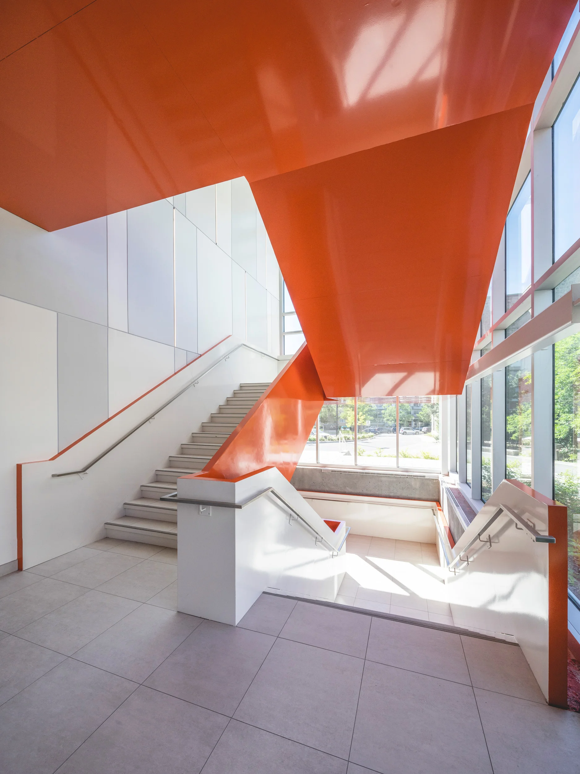 <<<<< BACK École Jardins-des-Patriotes BBBL Architecture © Raphaël Thibodeau