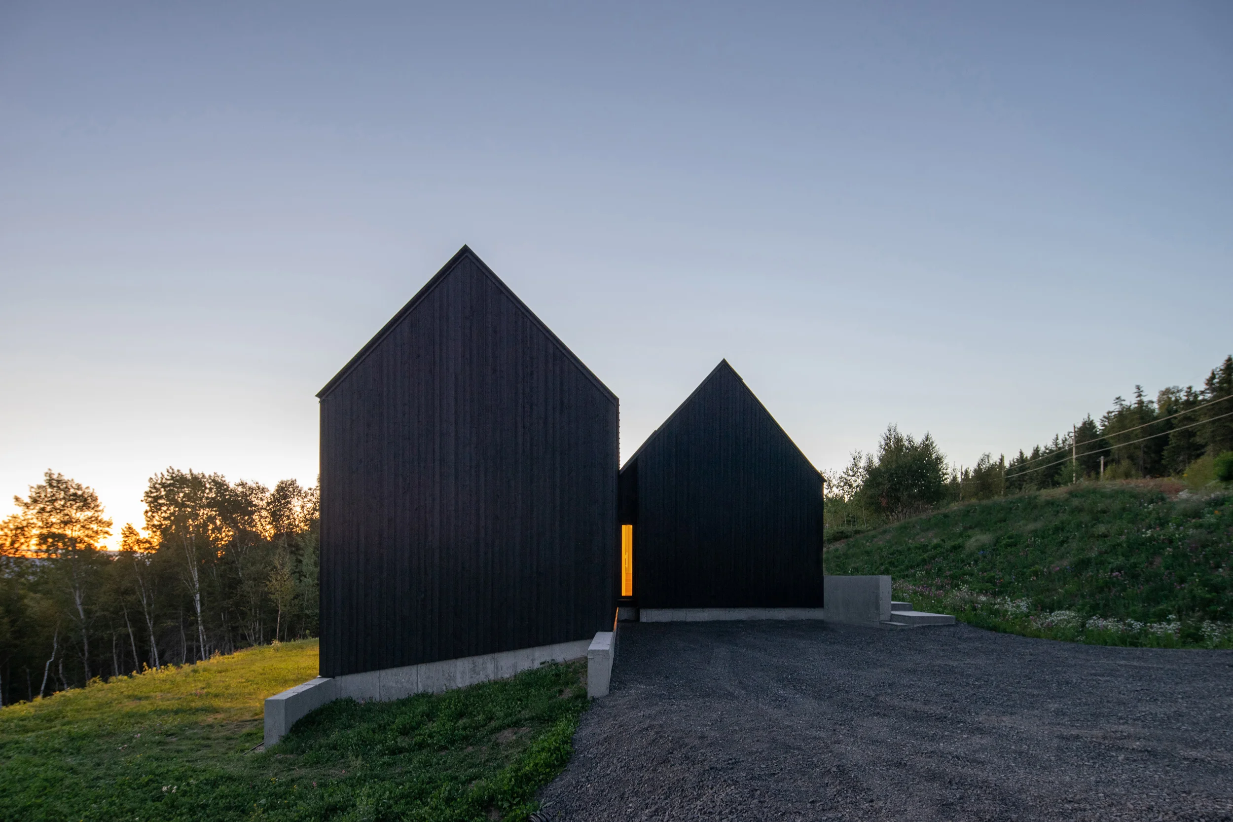 <<<<< BACK Les Roquals, par Alain Carle Architecte © Raphaël Thibodeau