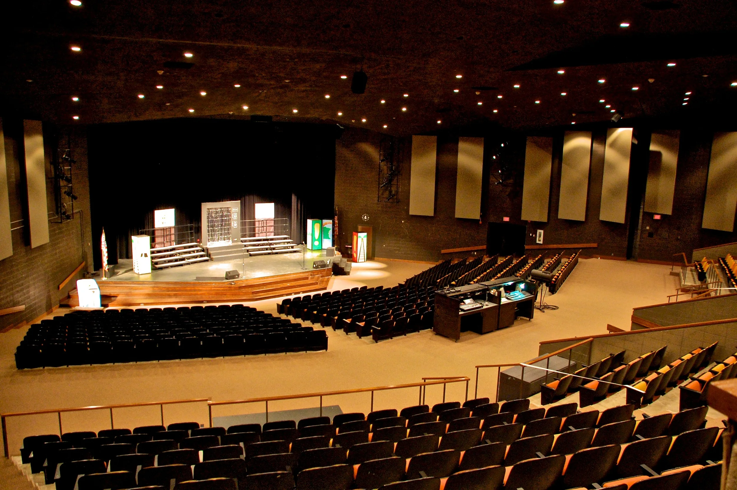 Hastings Middle School | Hastings, MN | Auditorium Audio and Lighting System