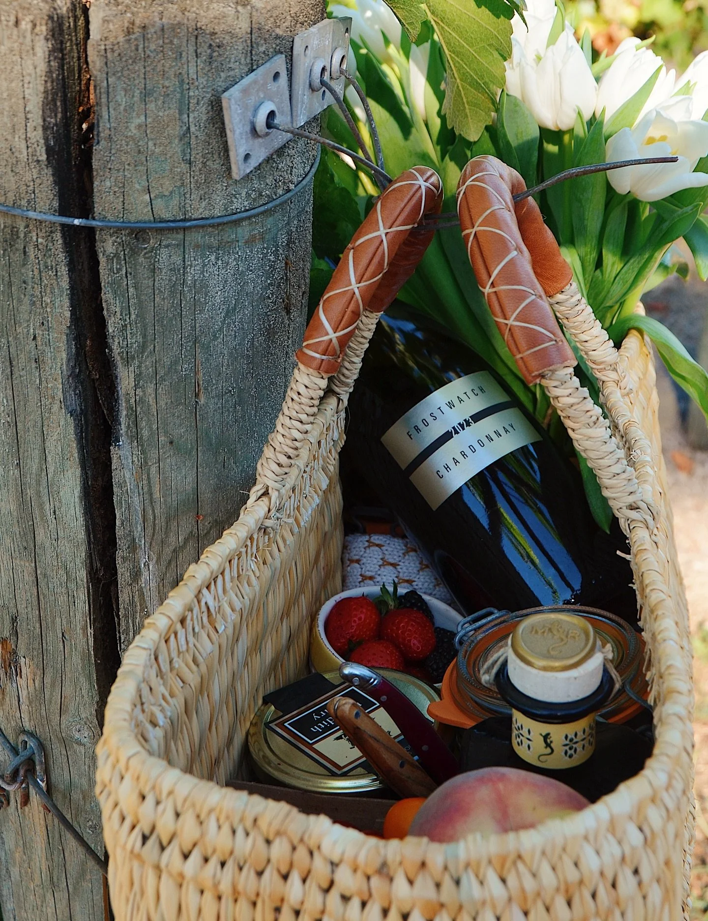 Scenery and food set the scene, but it&rsquo;s great wine that makes the moment. Our 2023 Chardonnay, with its bright finish and rich complexity, is the perfect companion for your picnic. 
.
.
.
.
.

#sonomacounty #sonomacountywinegrowers #coolclimat