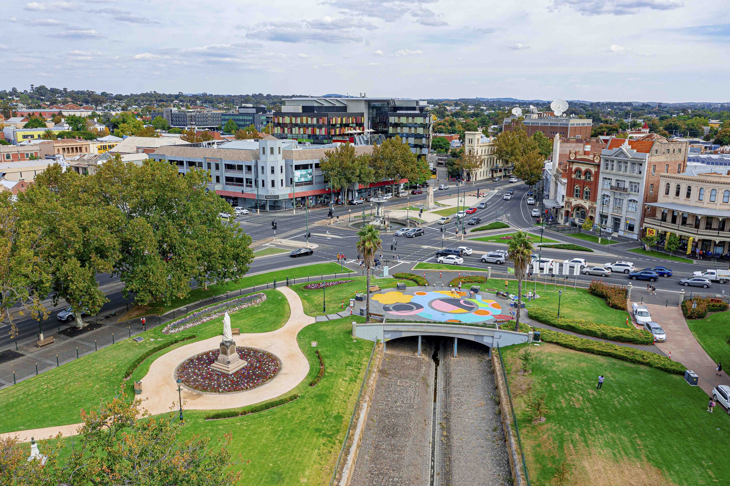 Bendigo Piazza Mary Quant Pavement Mural Work in progess_27.jpg