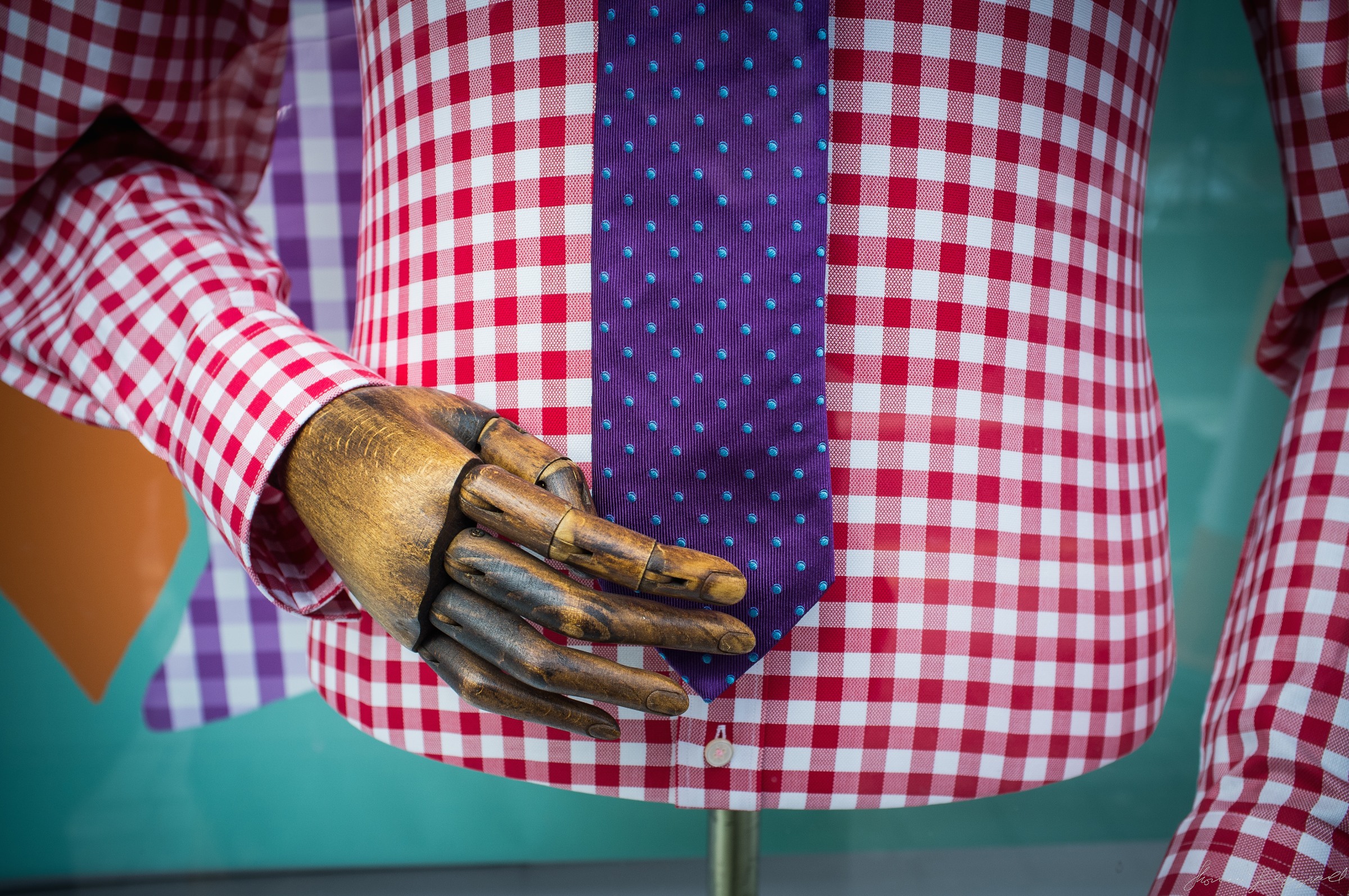 mannequin-fixes-tie