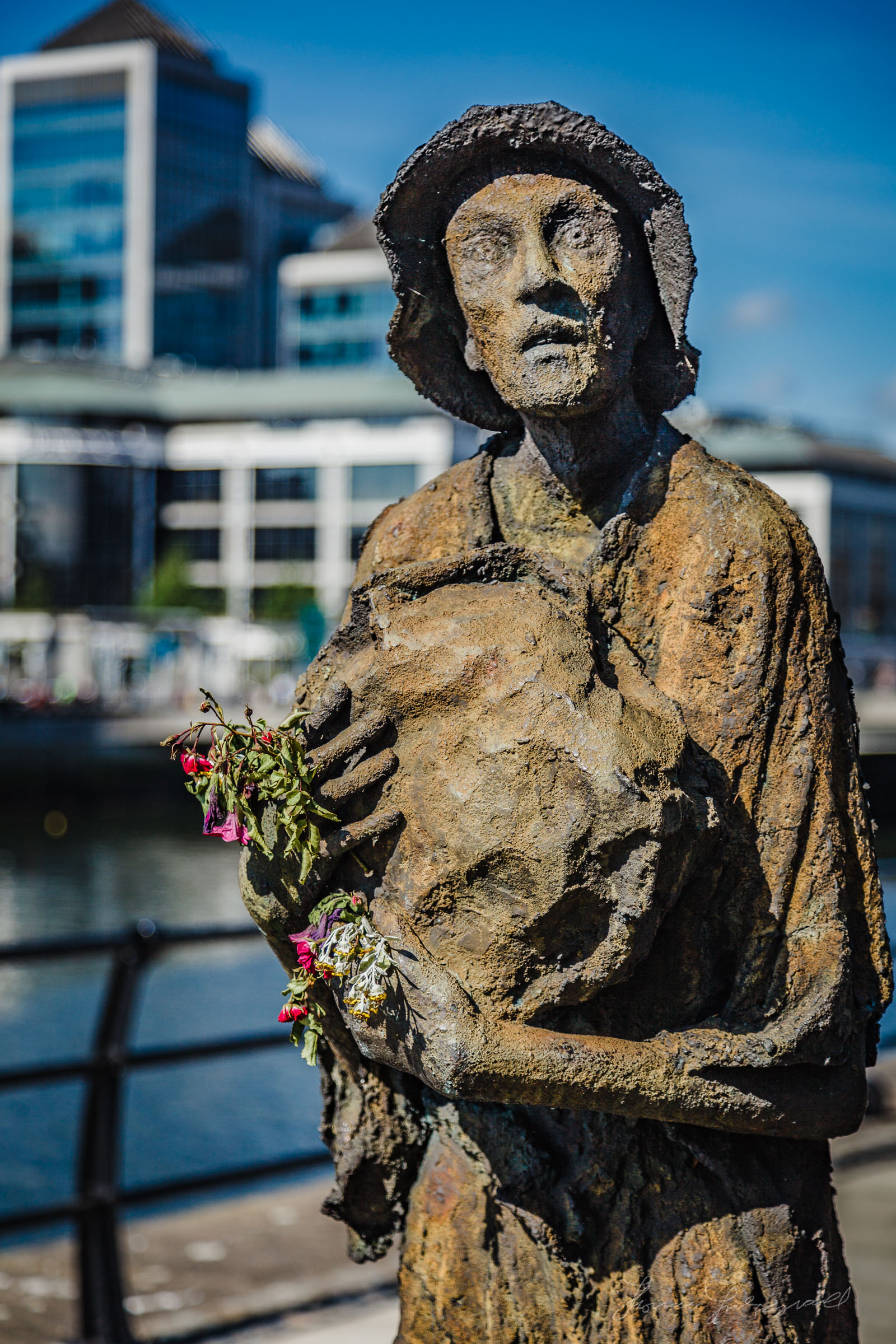 Famine Statues on the Quay