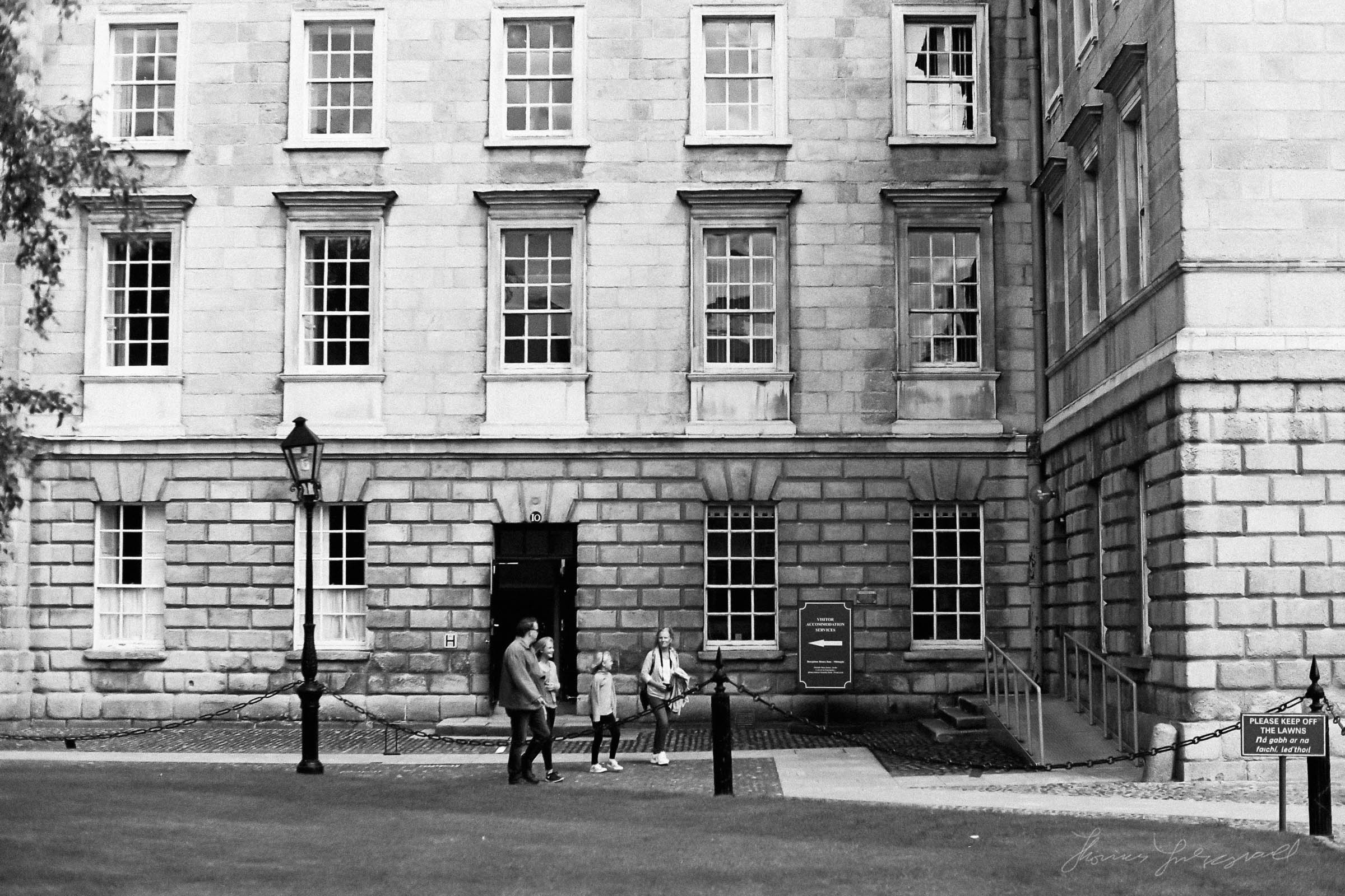 Black-and-white-film-scands-Dublin-45.jpg