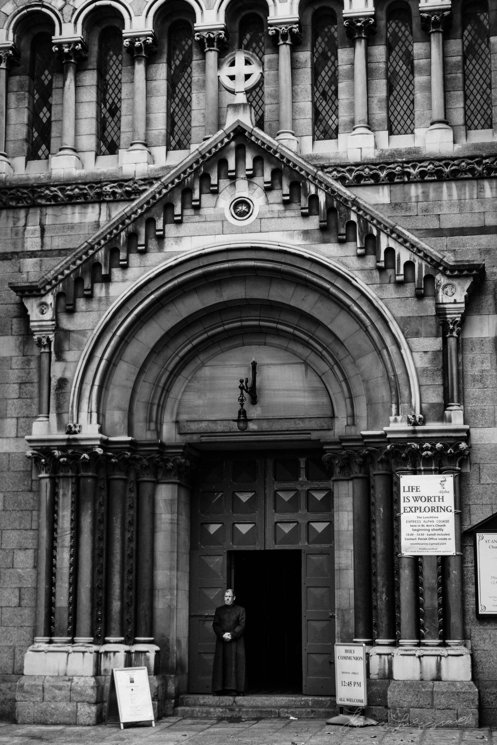 Street-Photo-Diary-No-6-BW-Dublin-15.jpg