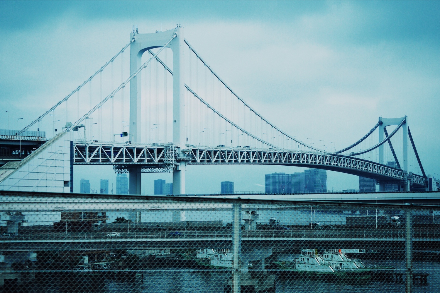 rainbow bridge. body : Panasonic GX7 / lens : LUMIX G MACRO 30mm F2.8 ASPH. MEGA O.I.S.
