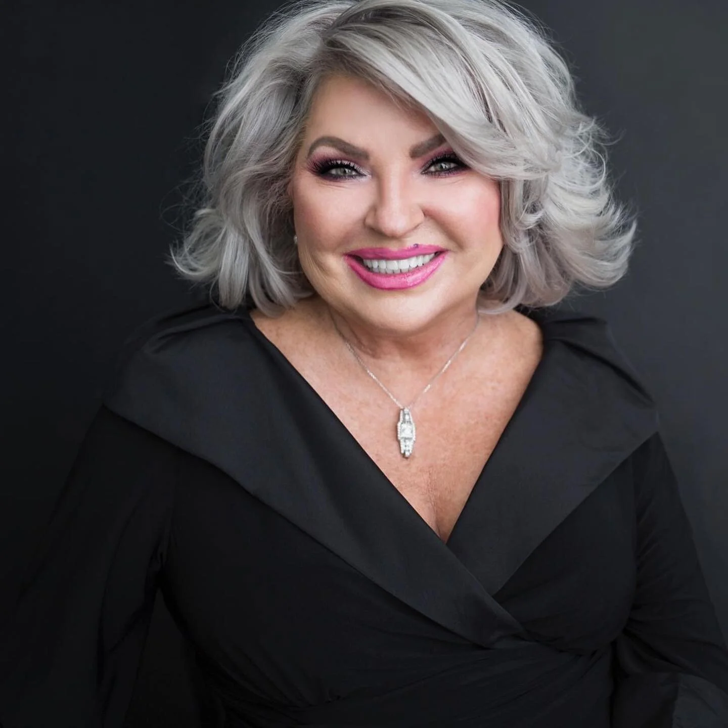 Spring is nearly here! It’s time to spruce up your online presence and launch your brand into an incredible new season! I’m here to help you create a cohesive, attractive collection of images that can completely transform your business (e