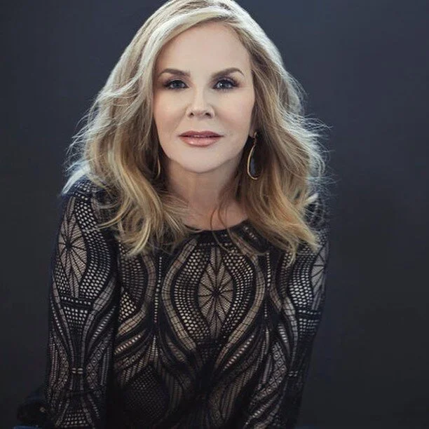 When’s the last time you updated your headshot? Your profile picture speaks volumes, and with more and more people working and shopping online, it is crucial that you are representing your brand with intention. Step one: call me.
#headshots #b