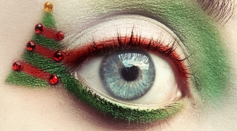 Five amazing Christmas eye inspirations