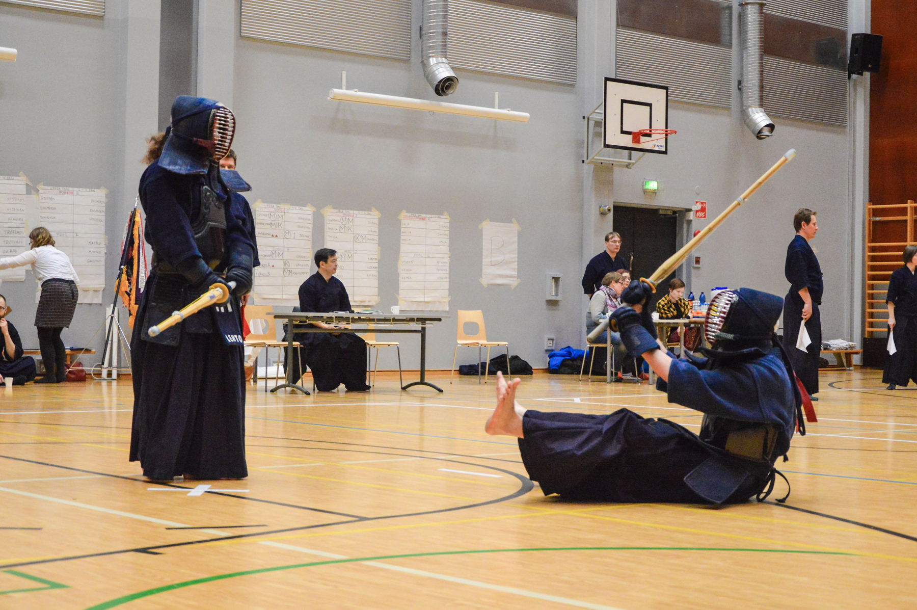 Tuomas watching as lesser kendoka fall to their bottoms