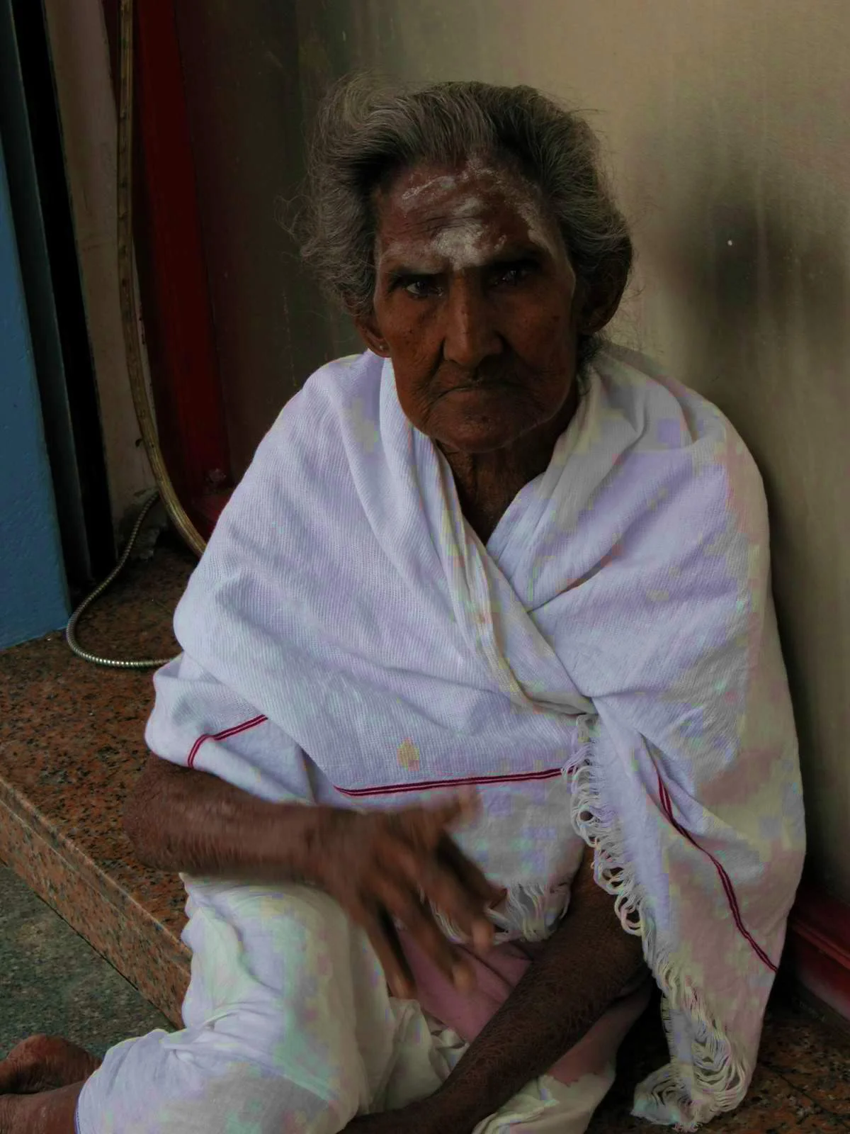 woman indian sat.JPG