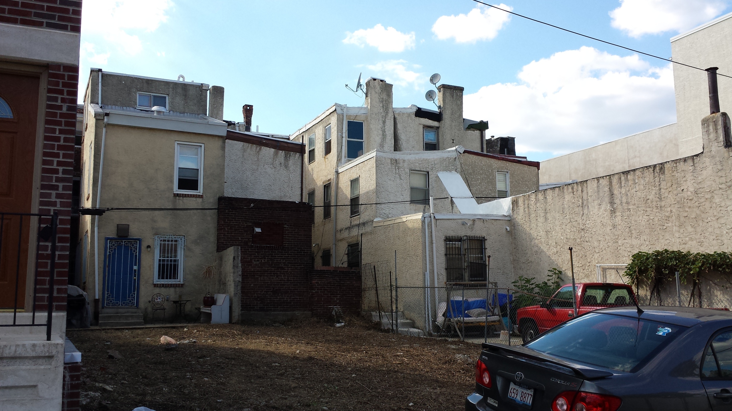 The same lot, cleaned and cleared of weeds!