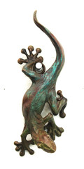 "Gecko" bronze 7"H3"W2"D