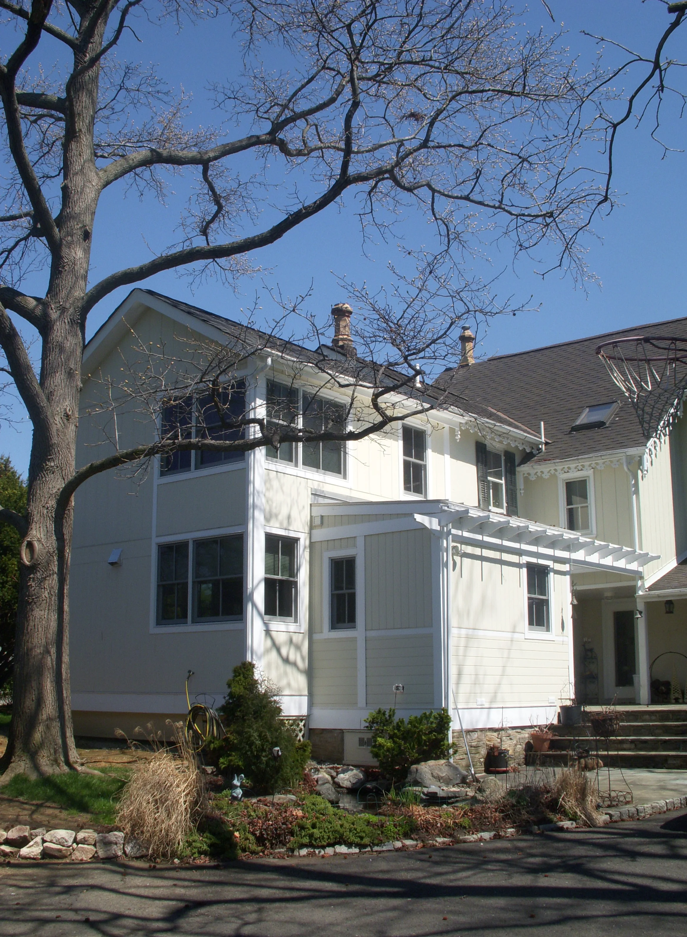 Pyle_rear corner 1.jpg