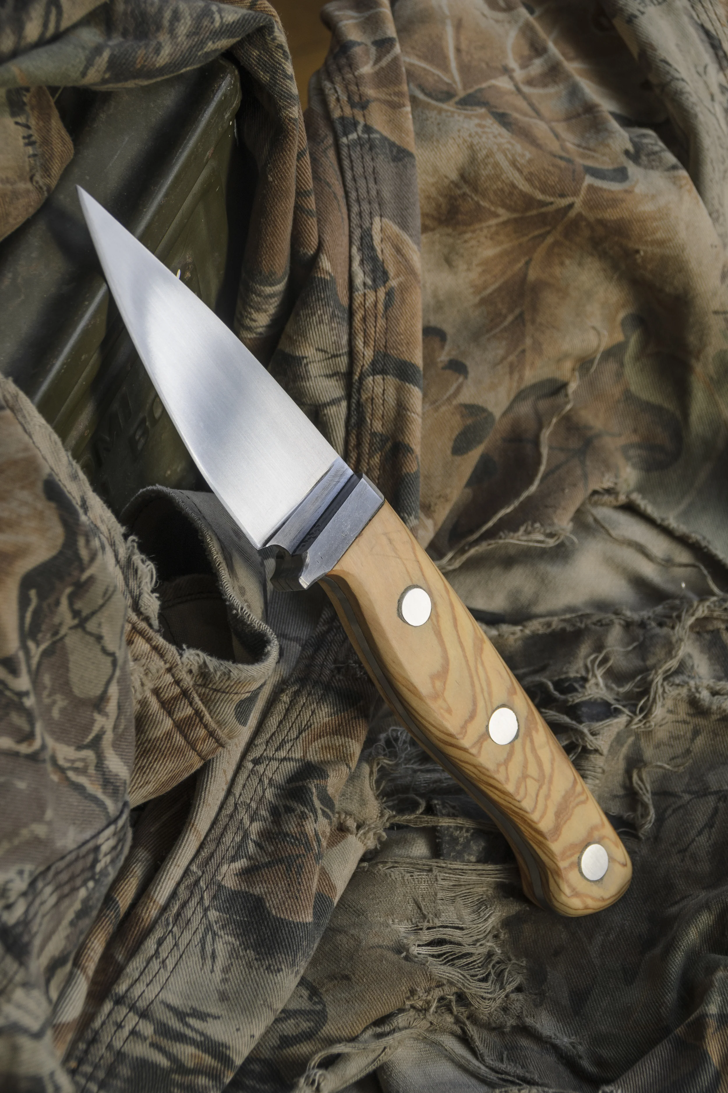 DAN KNIFE_01.jpg