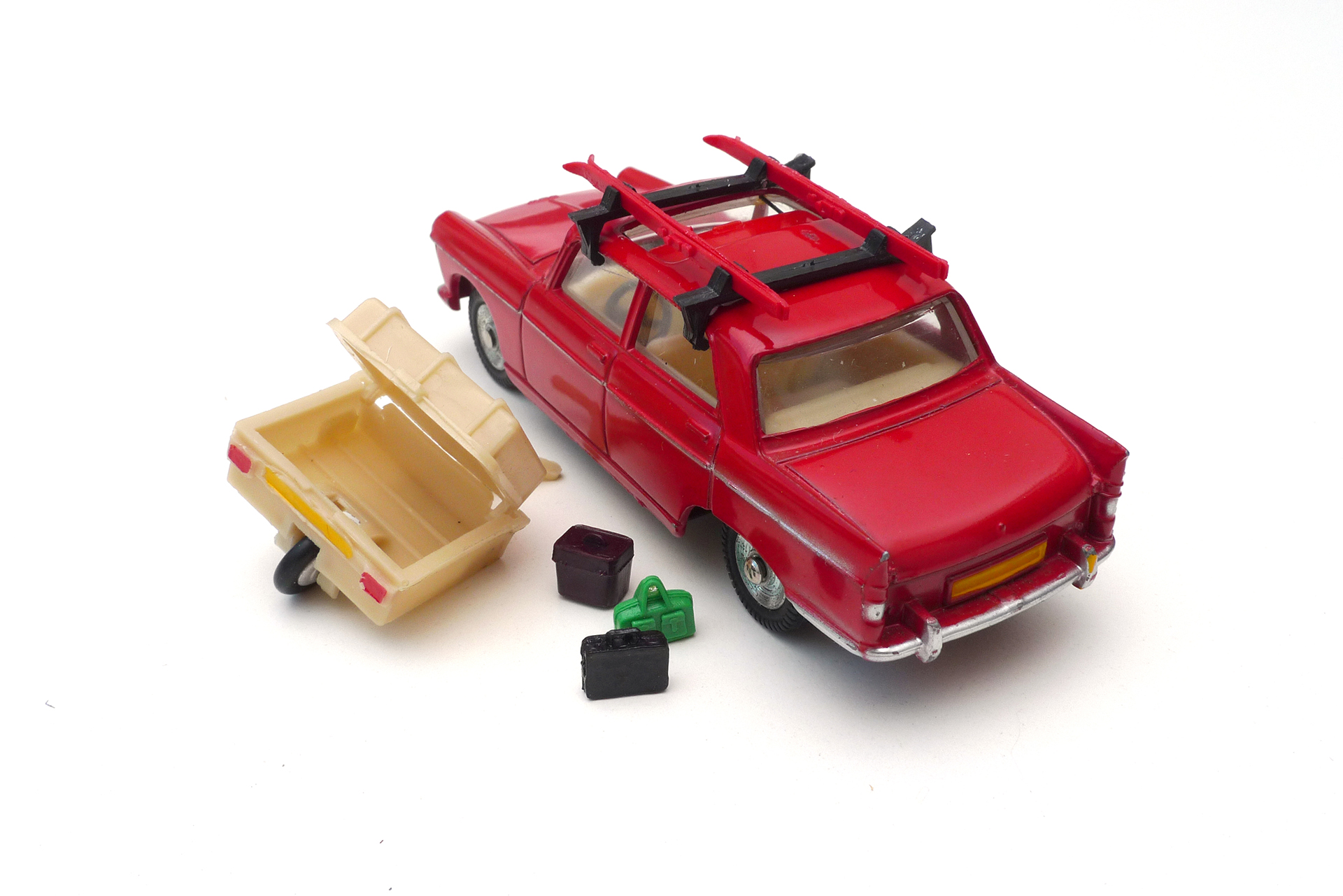 Dinky_536_Peugeot404_Heckseite2.jpg