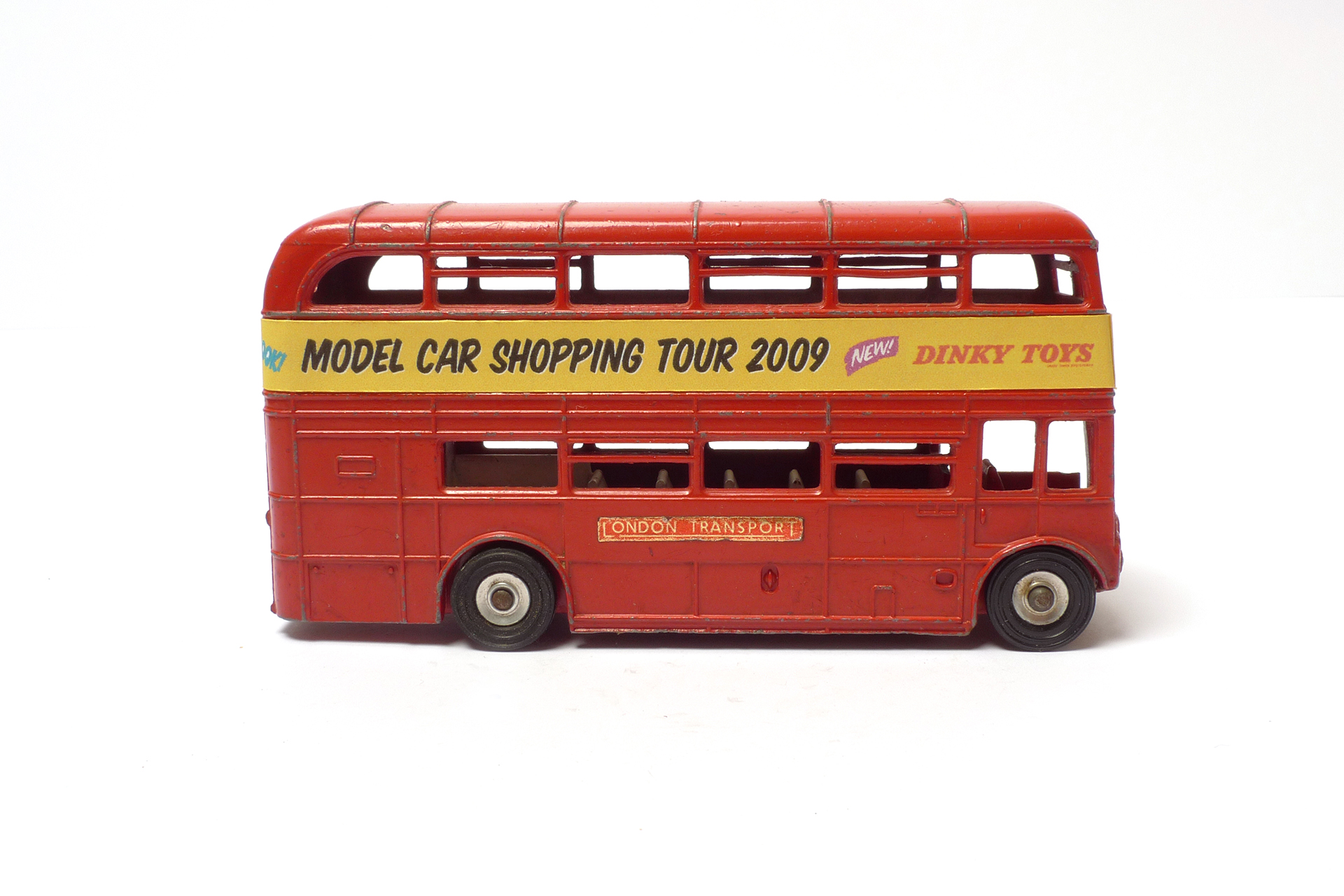 Dinky_289_Routemaster_Seite.jpg