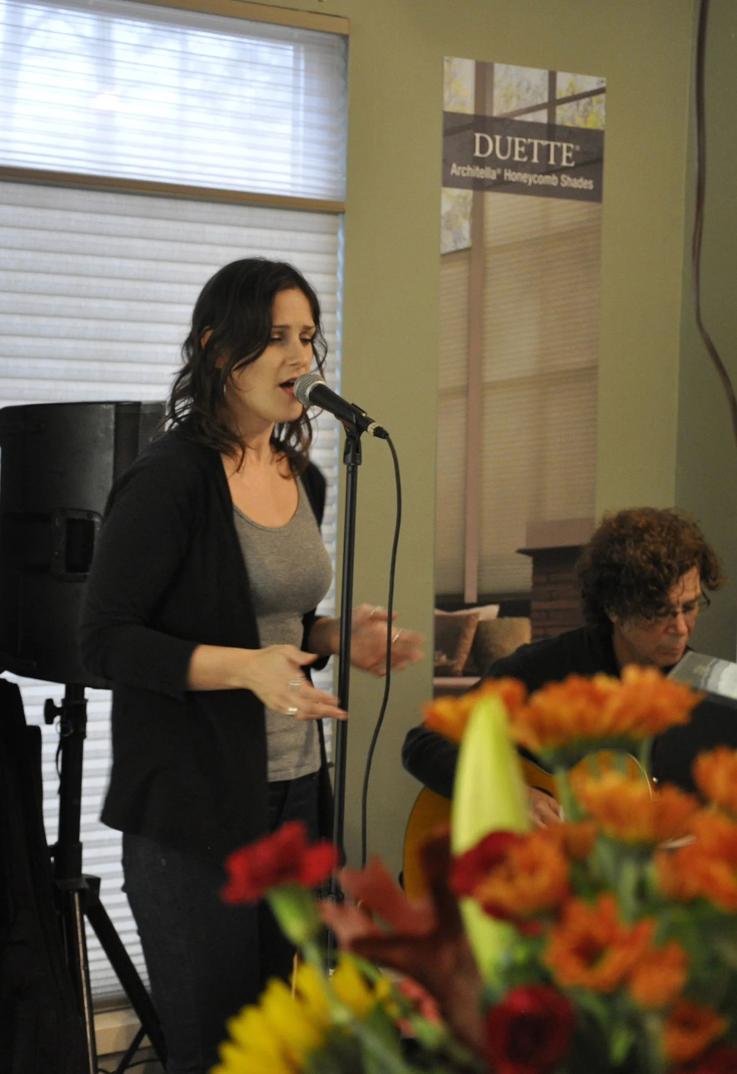 lindseysinging.jpg