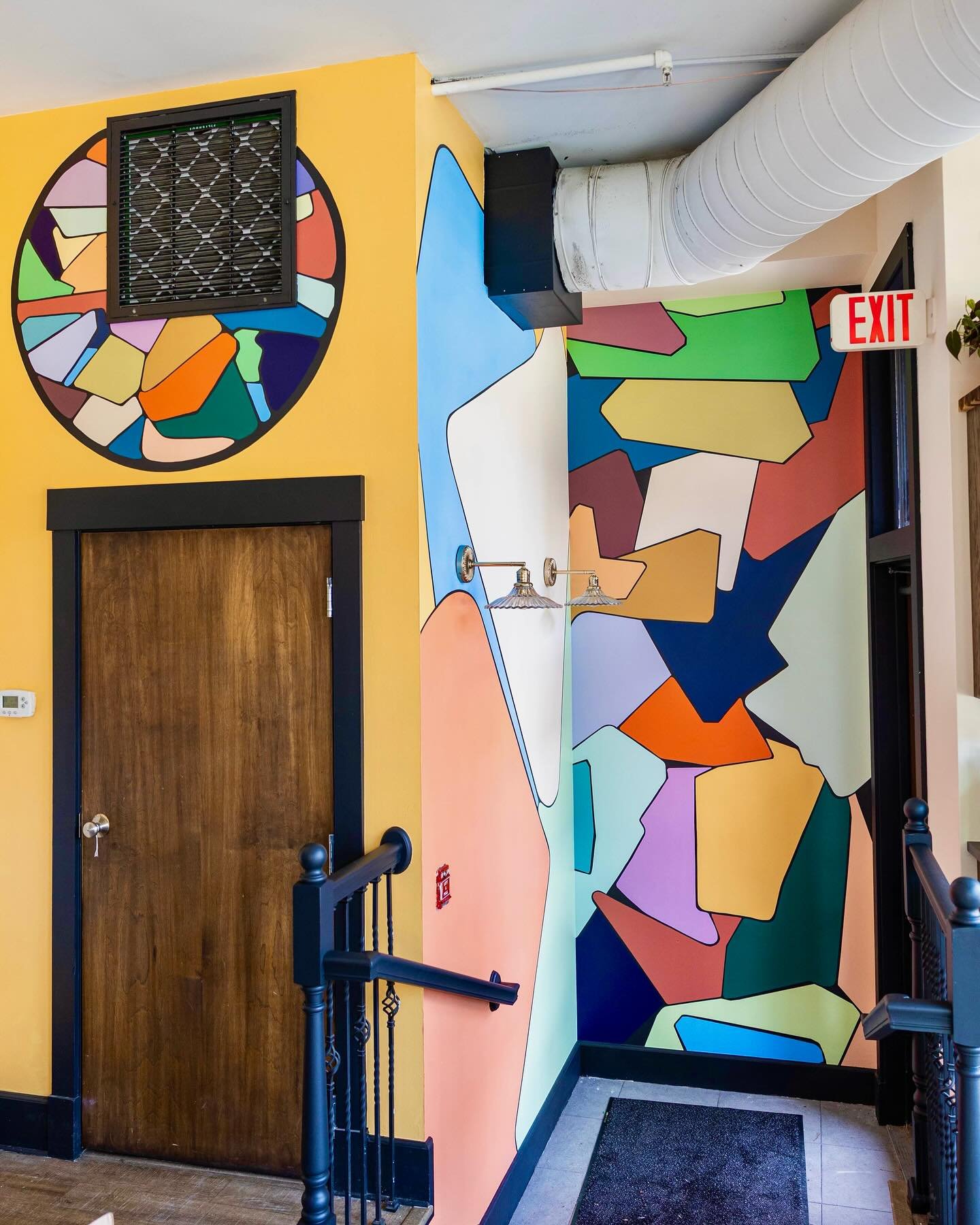 Excited to share my most recent mural at Cuties in Portland. It was super fun to collab with these guys and I hope ya&rsquo;ll can check it out! 

Thanks to @madelineharrisphotography and @portlandfoodmap for the 📸📸
