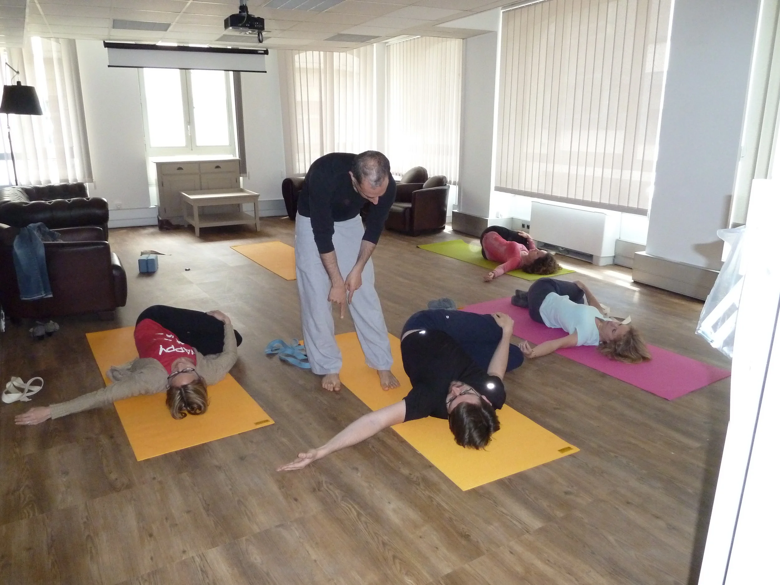 Cours de yoga en entreprise chez Homeaway France.