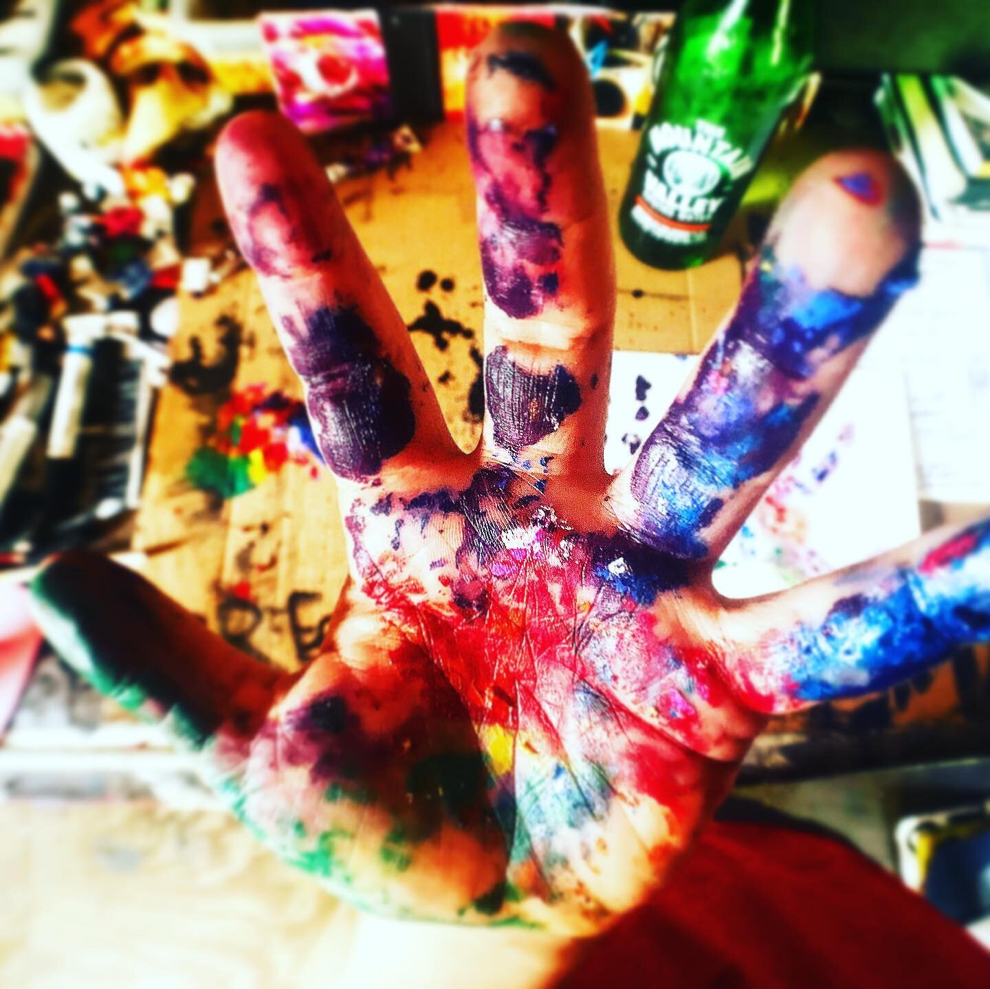 making:  messes / do / over
.
*in technicolor*

 #fromtheartbarn