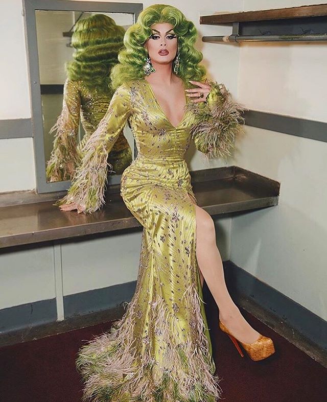 Green with envy? Created this custom gown for my BK sis @scarletenvy for the reunion of Drag Race airing tomorrow night on @vh1 📸 @britterst
Hair @thedragdandy
Shoes @louboutinworld

Special thanks to @lilithlefae for tirelessly helping me sew all t