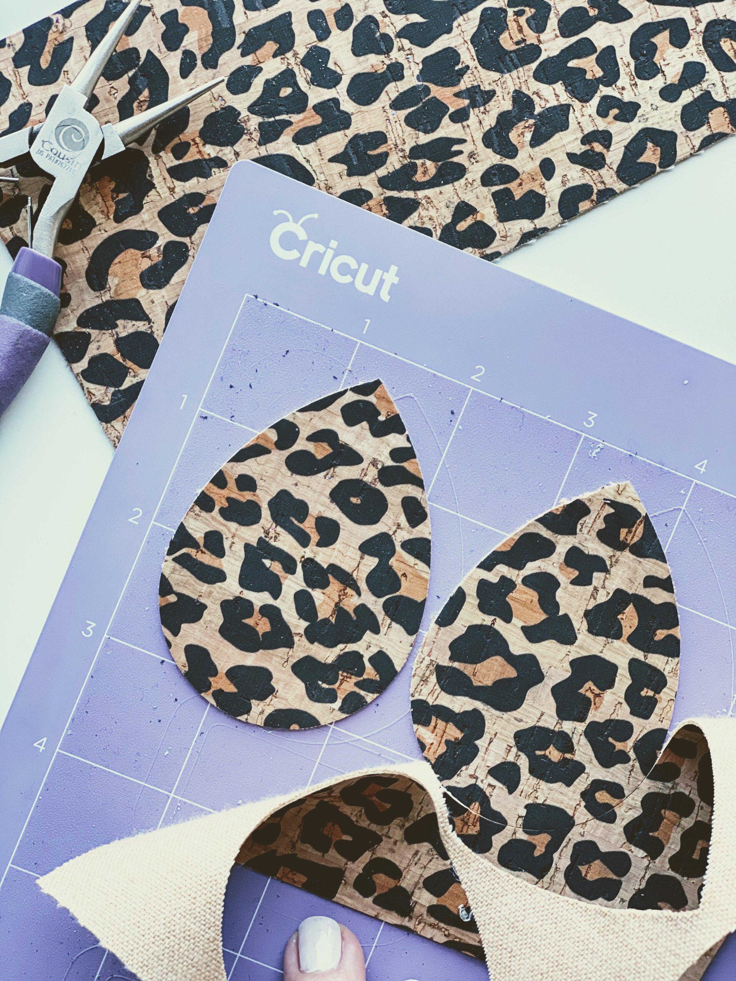 DIY FOLDED FAUX LEATHER EARRINGS ON YOUR CRICUT — melissa voigt