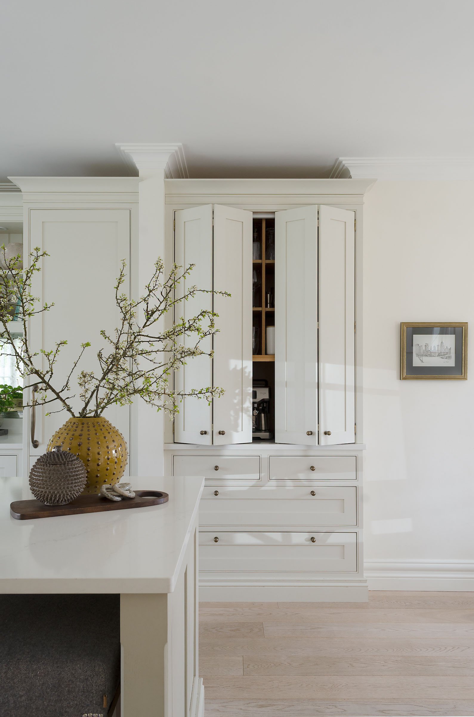 schoolhouse-white-kitchen-farrow-ball.jpg