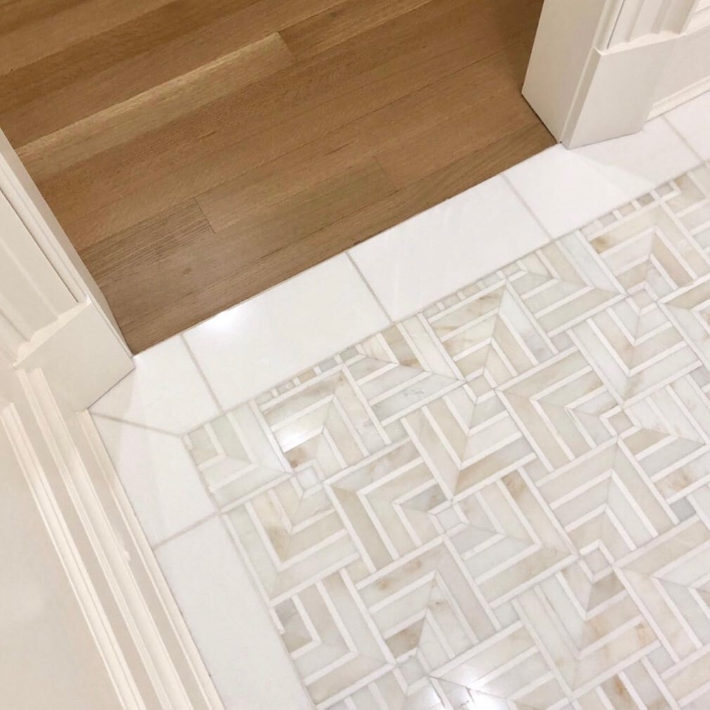 It was a bit like shopping for a wedding dress &hellip; we &ldquo;tried on&rdquo; 10 different mosaics for this luxury en-suite, and then we found &ldquo;the one&rdquo;. A timeless marble mosaic with a little art deco vibe. She&rsquo;s a stunner! #lo