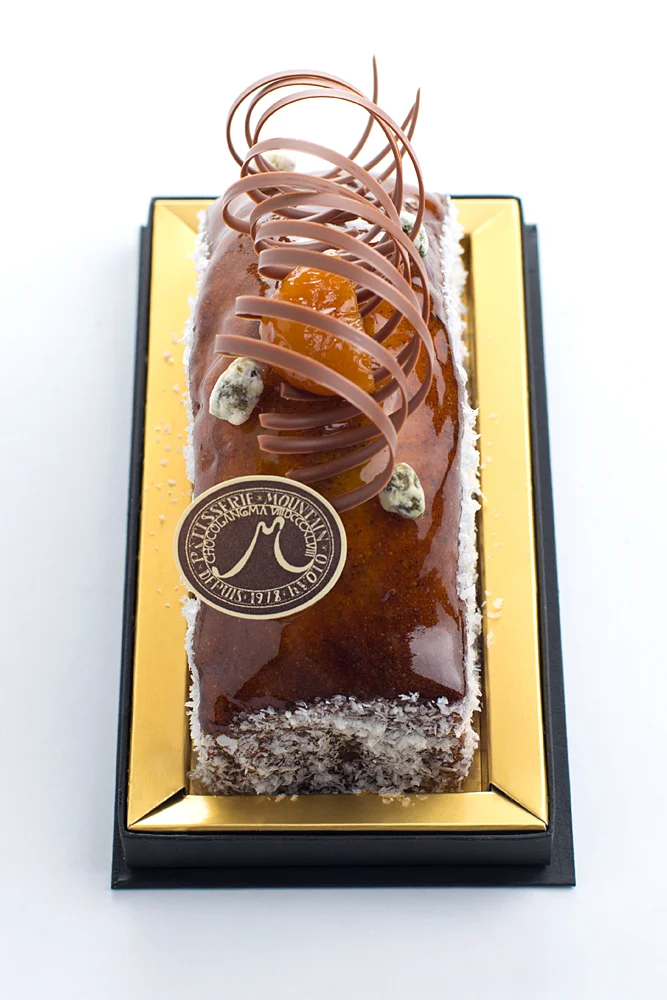 ケーク アプリコットティー 甘酸っぱいアプリコットと香り豊かなアールグレイの茶葉を使ったパウンドケーキ。