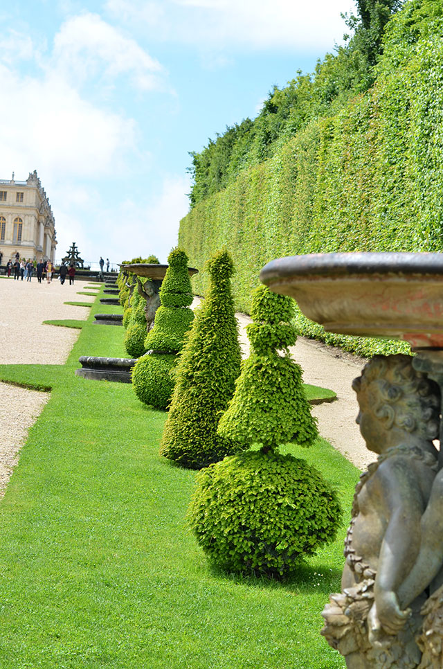 Heart-of-Gold-The-Grandeur-of-the-Gardens-of-Versailles-4.jpg