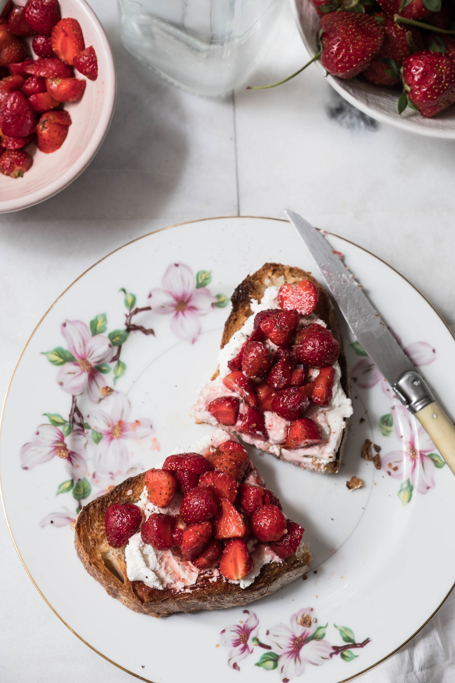 ROSE+&+IVY+Journal+Ricotta+Toasts+Two+Ways+|+Sweet+++Savory+Strawberry+Balsamic+Toasts.jpeg