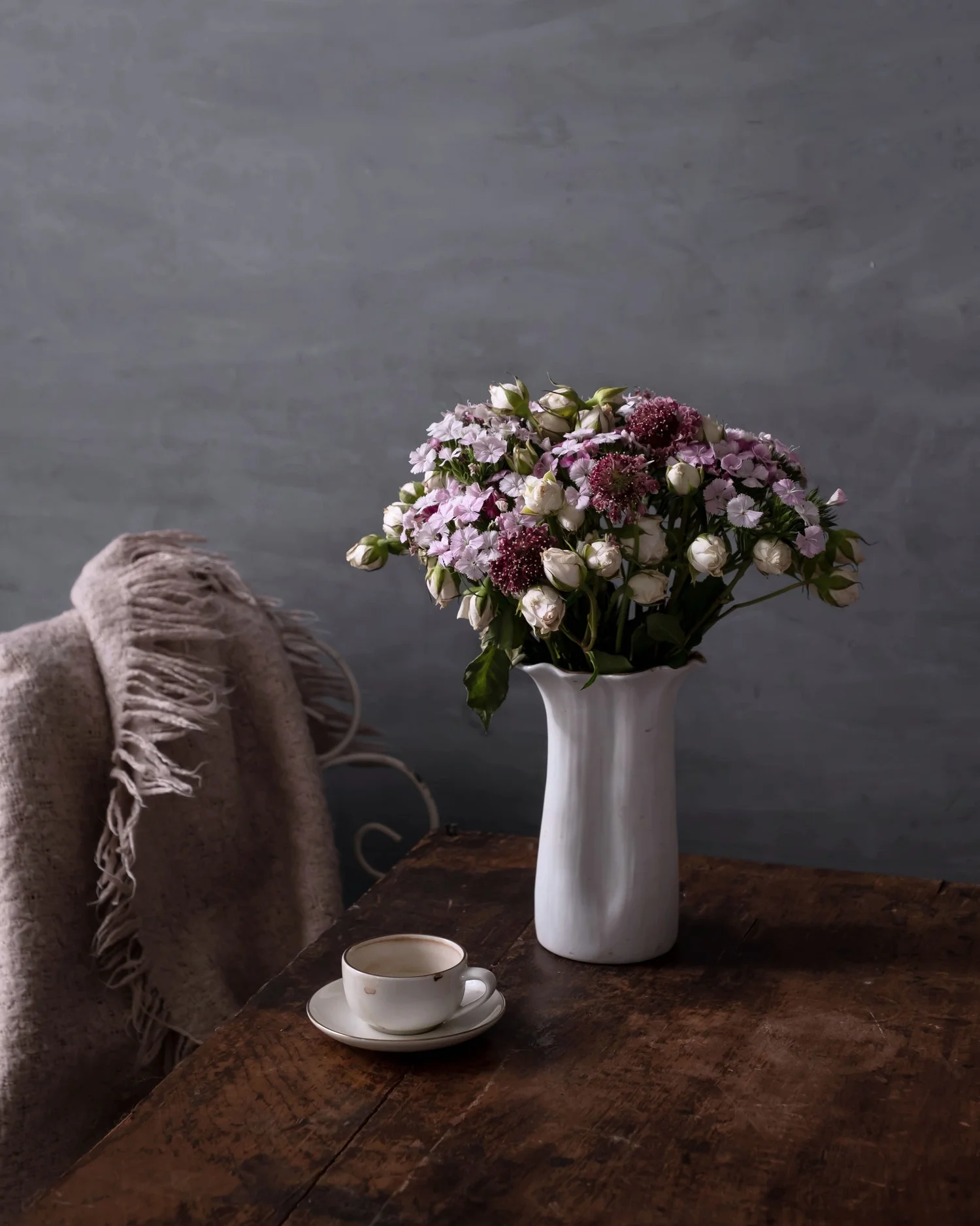 ROSE+&IVY+Journal+Holiday+Gifting+A+Guide+of+Flowers+&+Botanicals+Urban+Stems.jpg