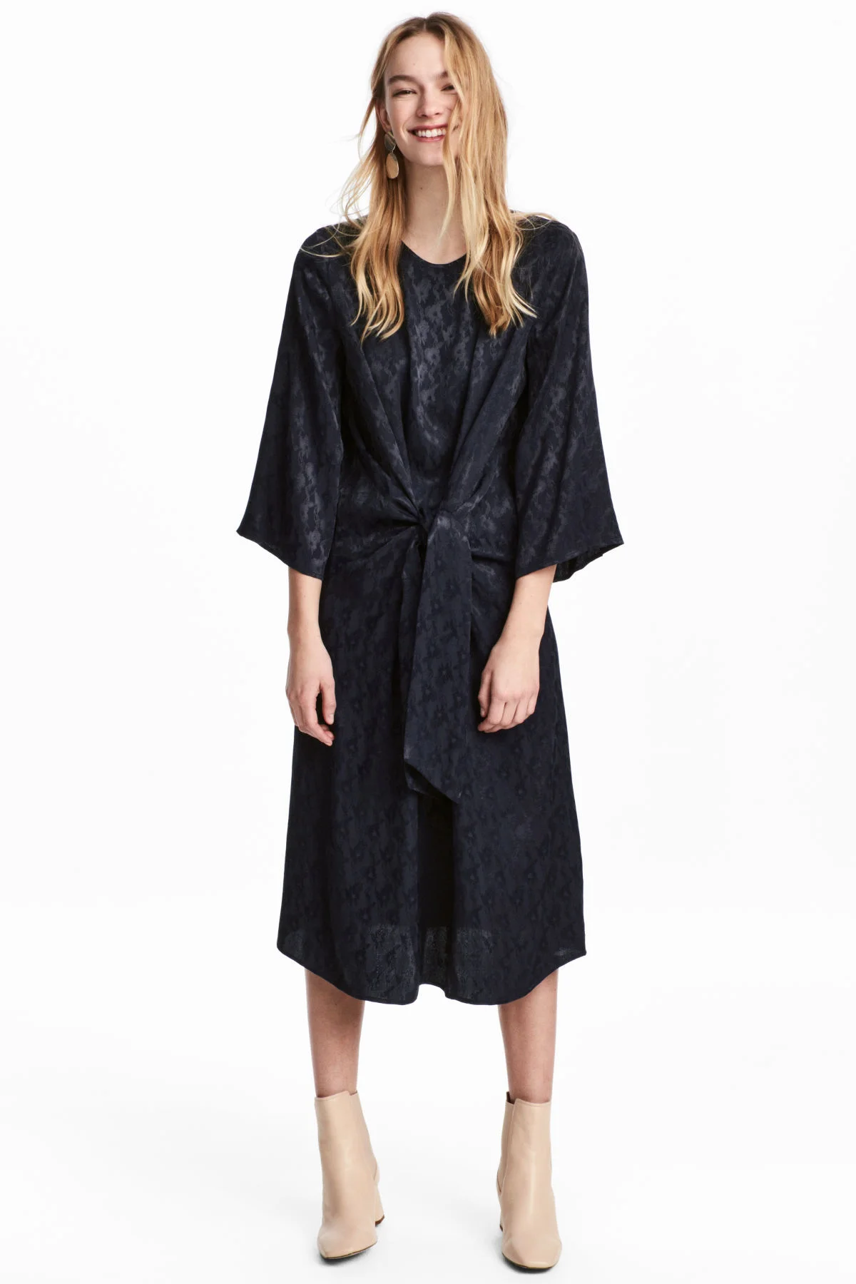 The Find | A Chic Navy Dress, Because Navy is the Most Under-Rated Shade