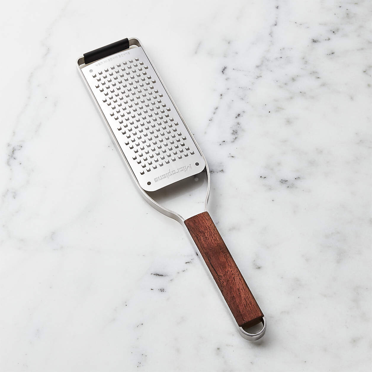 microplane-master-series-paddle-grater-coarse.jpg