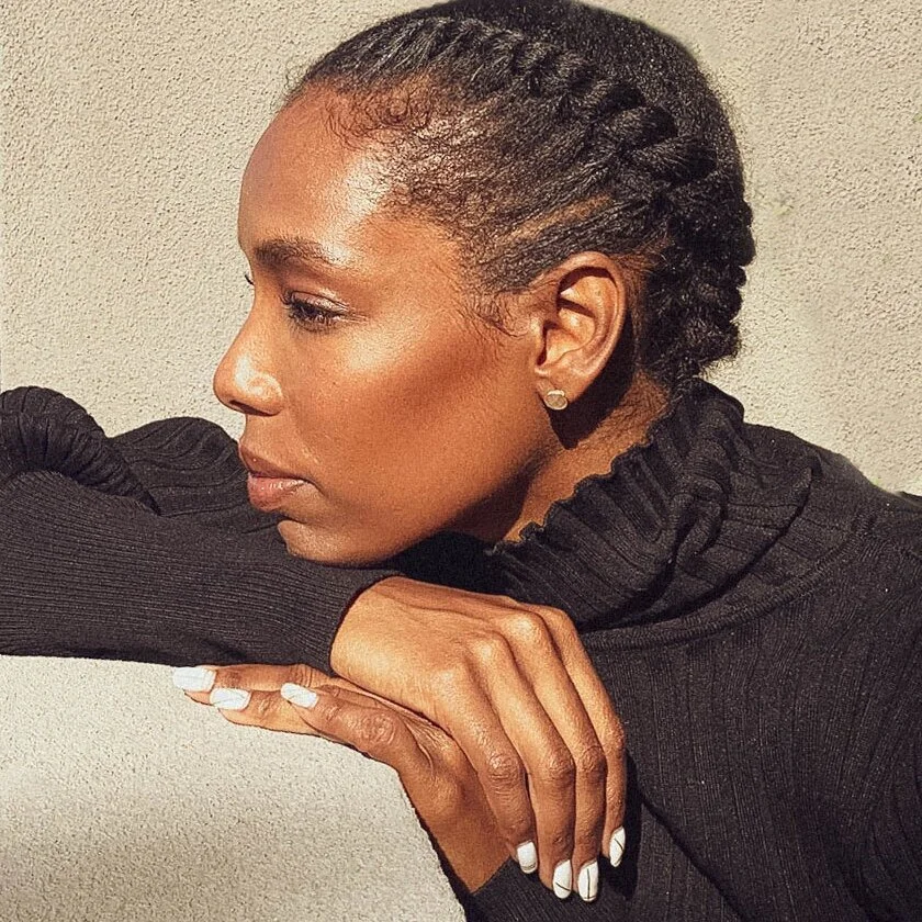 In the Sun With Elle Lorraine